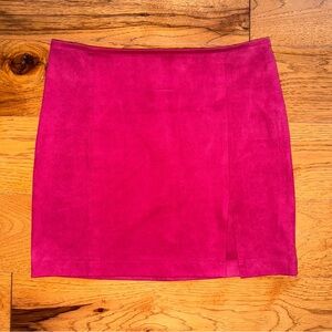 Women’s forever 21 suede fuchsia mini skirt size M